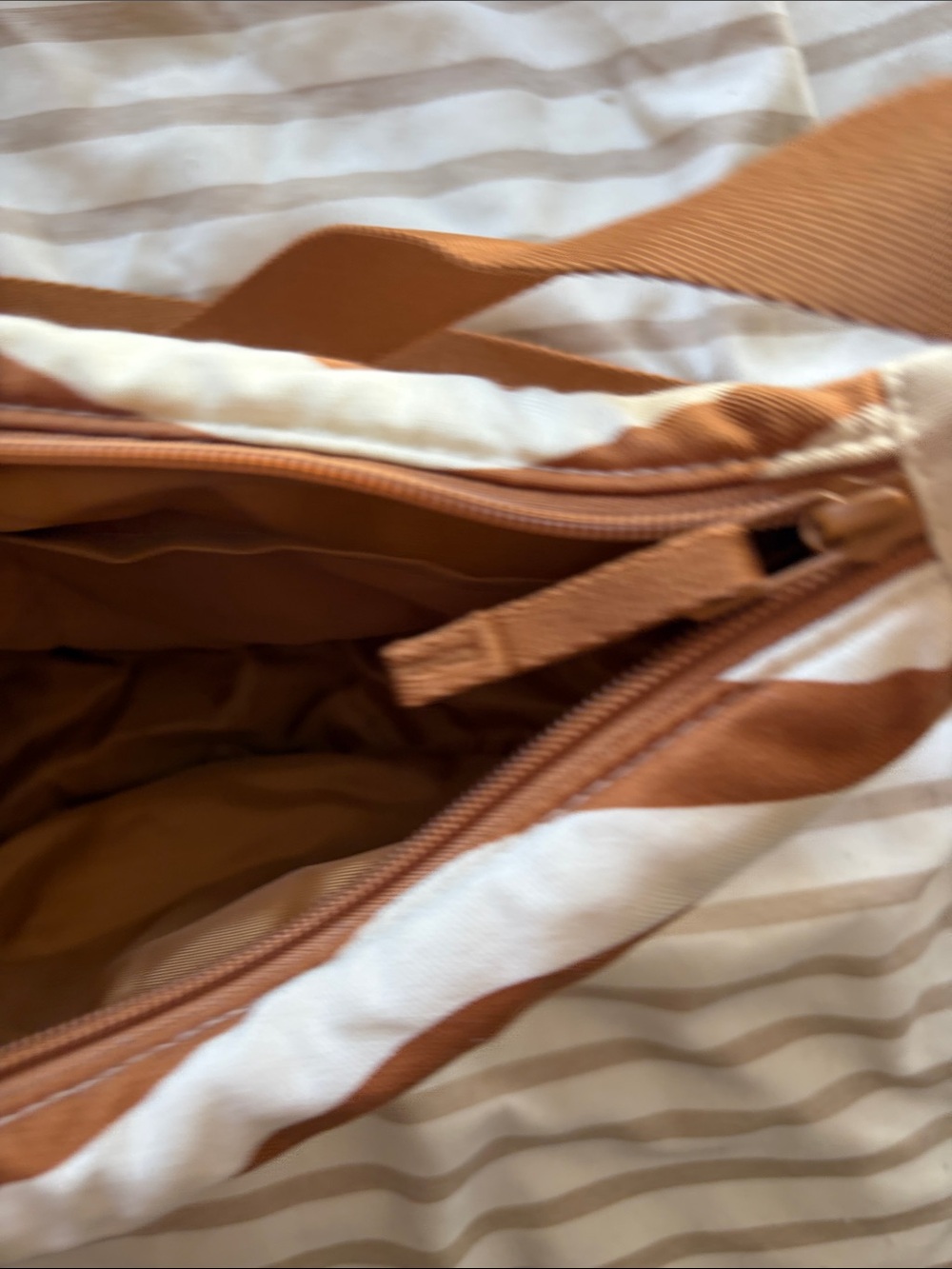 Uniqlo Women's Brown & White Striped Crossbody Bag - Picture 3 of 5